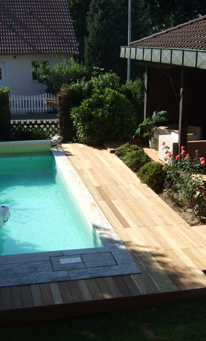 Terrassenbau: Pool und Terrasse aus Holz, Gartenbau